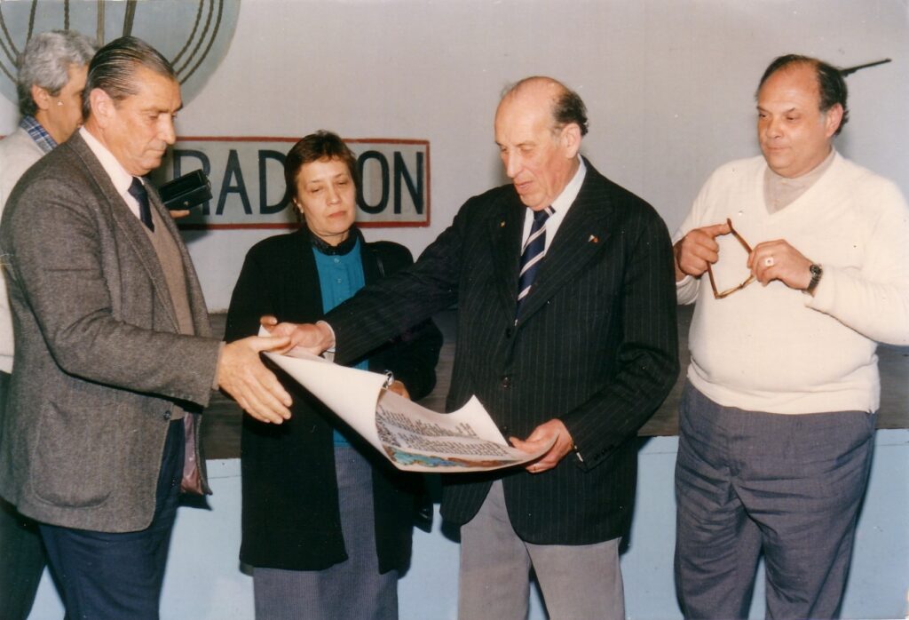Víctor Wattimo, Justina Castro, Antonio Botta y Luis Santos Dini - 50 años de Radio Zorrilla - Setiembre de 1989 - Foto brindada por Justina Castro.